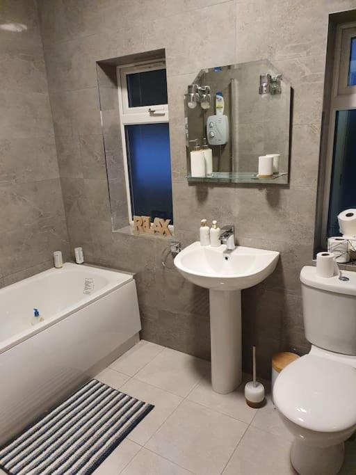 Private 3 Bedroom House Ideal For Family & Friends Killybegs Exterior foto